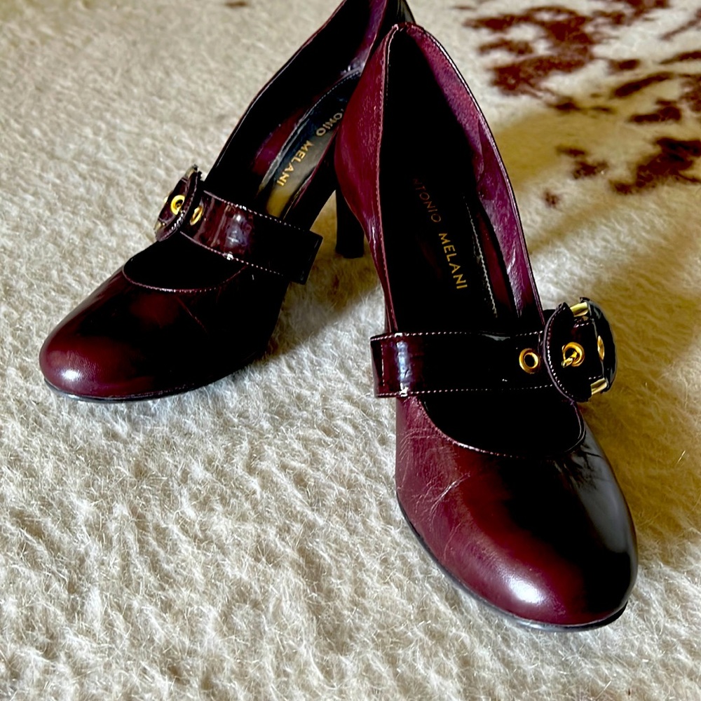Antonio Melani plum Mary Jane heels, gold buckle, great pair of shoes!